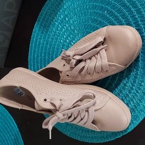 Nautica 8.5 worn once very comfortable.